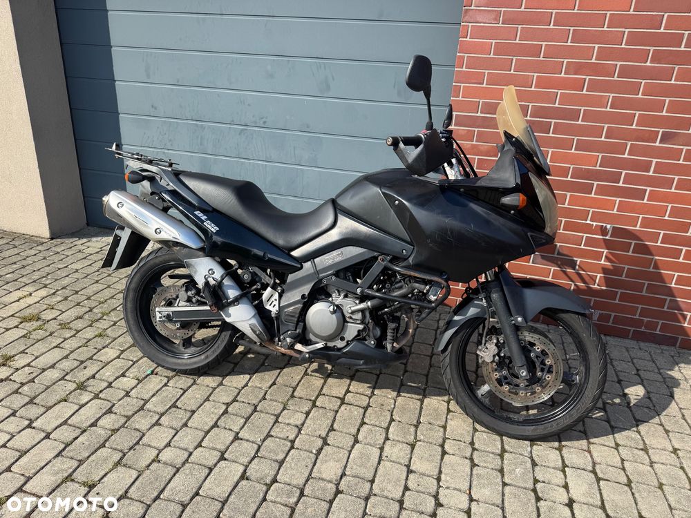 Suzuki V-STROM - 10