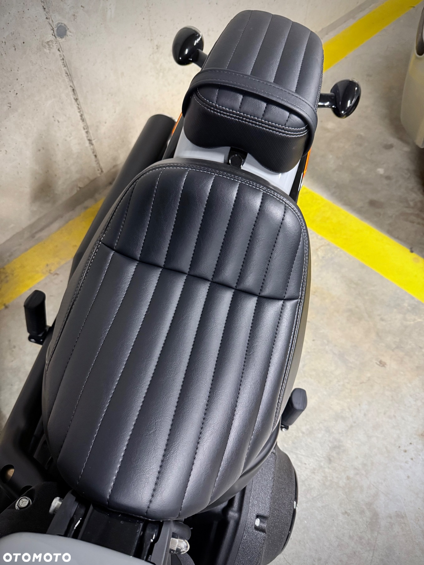 Harley-Davidson Softail Street Bob - 11
