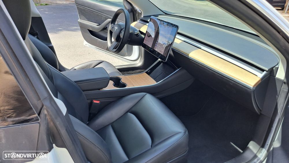 Tesla Model 3 Standard Range Plus RWD - 32
