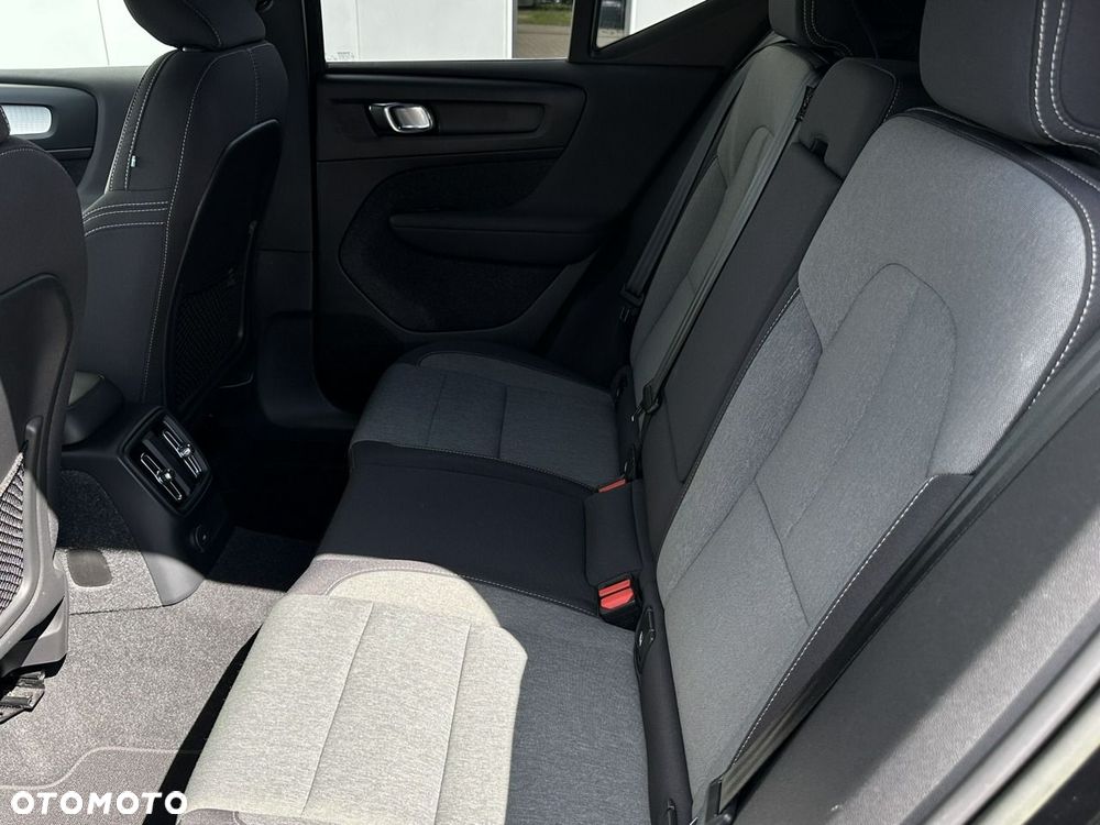 Volvo XC 40 - 18