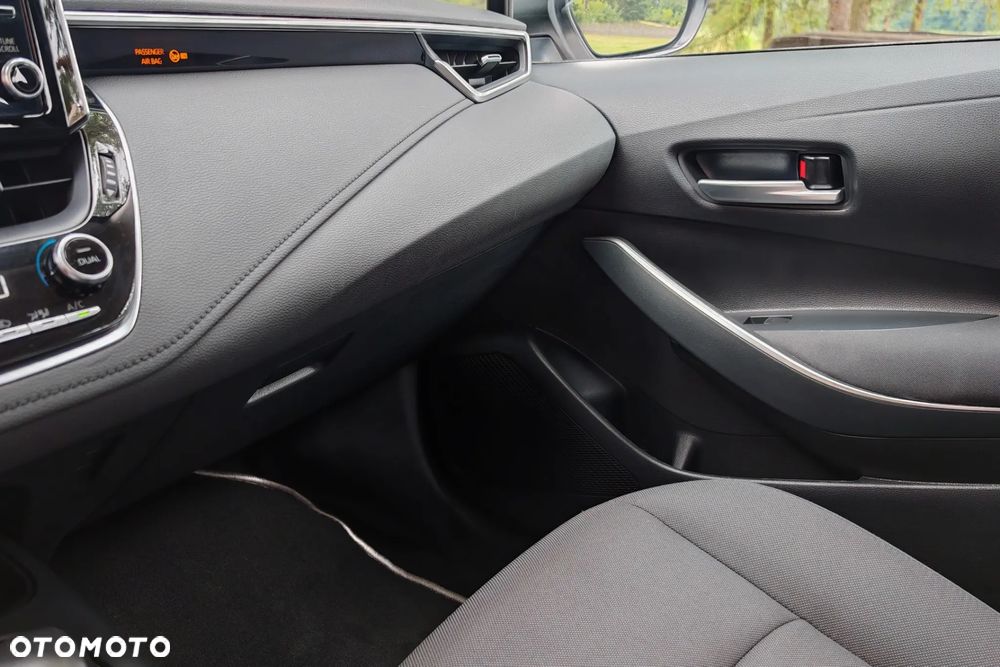 Toyota Corolla 1.8 Hybrid Comfort - 33