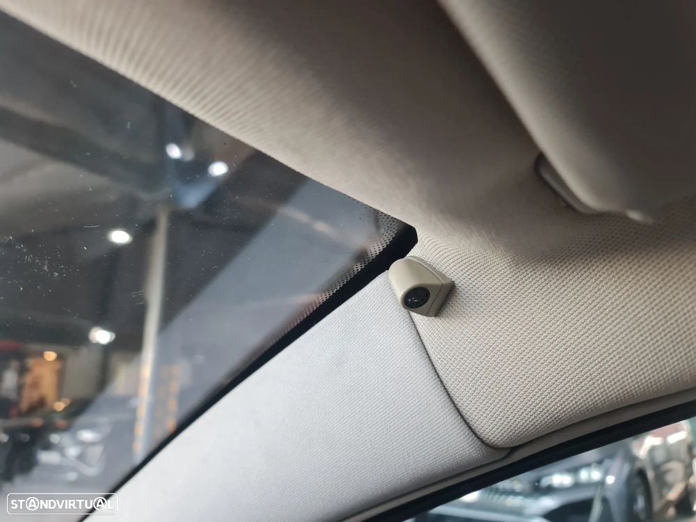 Renault Laguna 2.0 dCi Initiale Aut. - 35