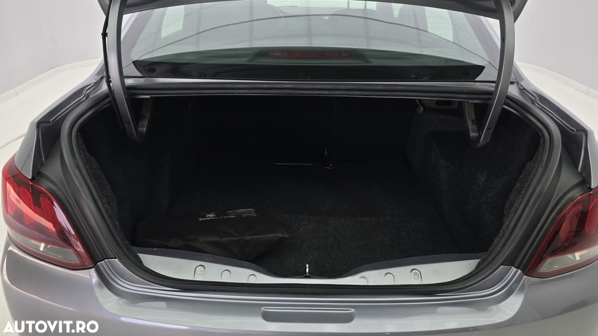 Peugeot 301 1.5 BlueHDI FAP Allure - 25
