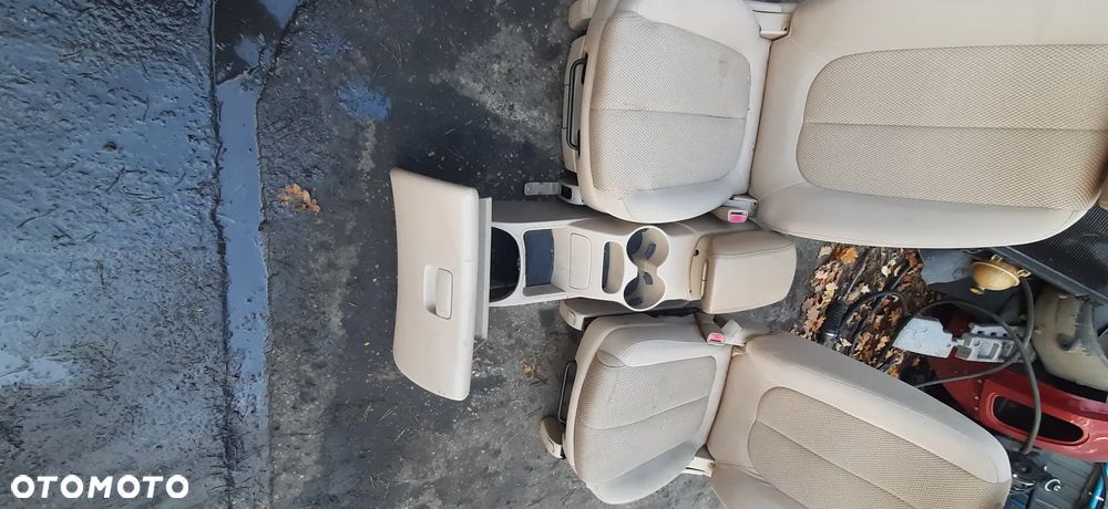 KIA CARENS III Carens 3 2006-2012 Komplet tapicerki Siedzenia Fotele kanapy 7 miejsc  Kremowy - 9