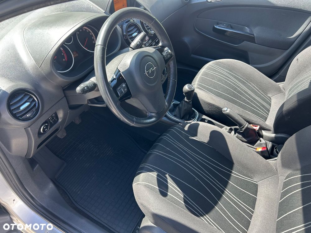 Opel Corsa 1.4 16V Enjoy - 11