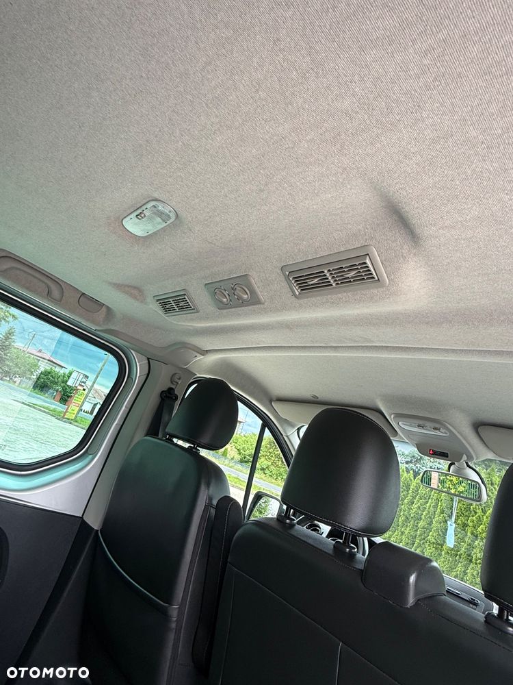 Opel Vivaro L2H1 2,9t Elegance Business - 27