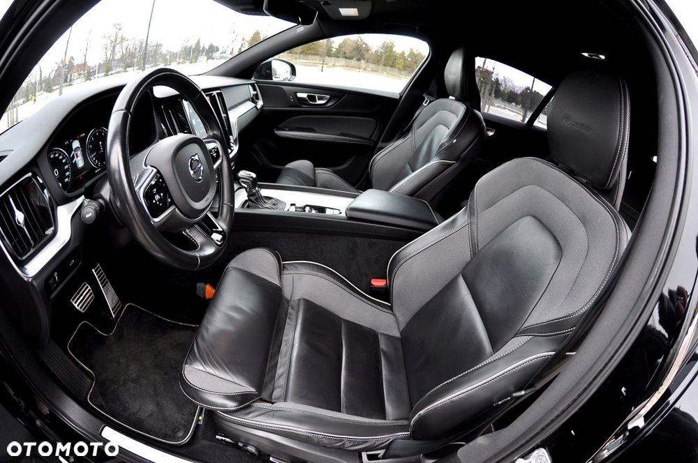 Volvo V60 T4 Geartronic R-Design - 22