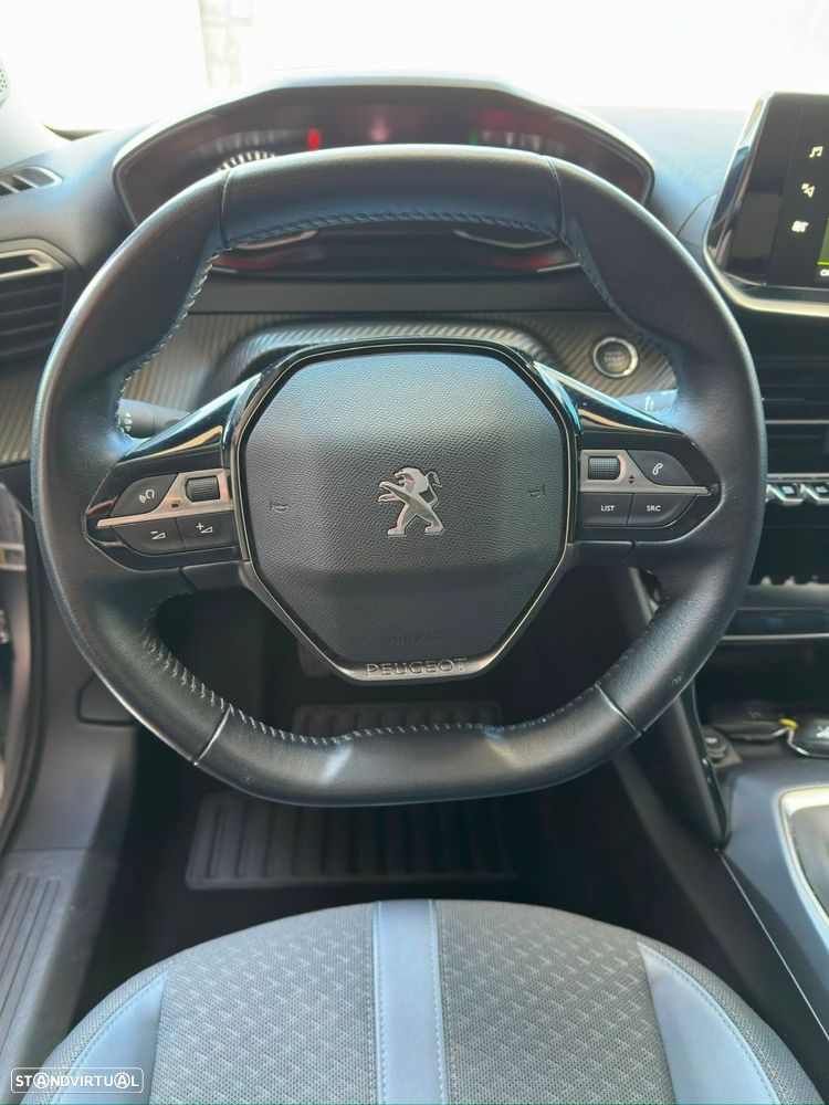 Peugeot 2008 1.2 PureTech Allure - 11