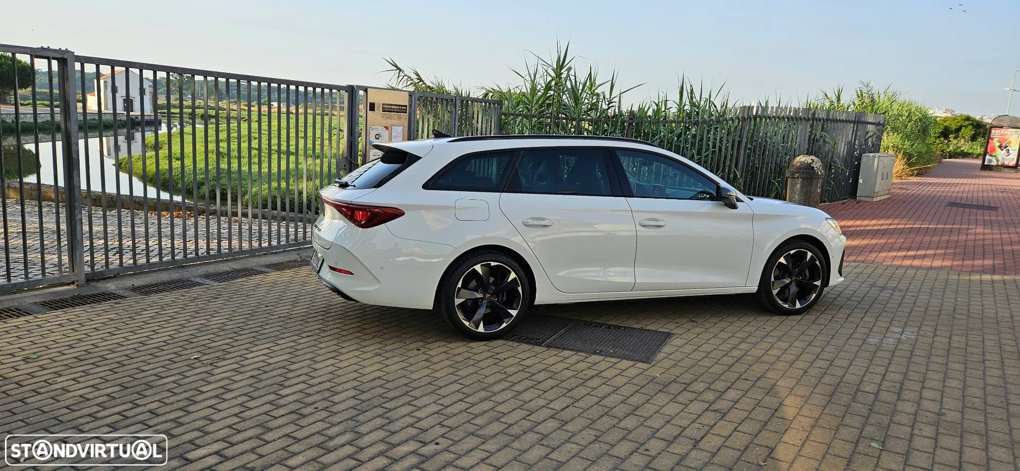 Cupra Leon ST 1.4 e-Hybrid MID DSG - 13