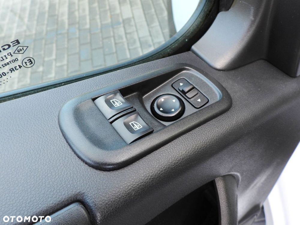 Renault MASTER FURGON BRYGADÓWKA 7 MIEJSC TEMPOMAT NAWIGACJA LEDY KLIMATYZACJA  180KM - 26