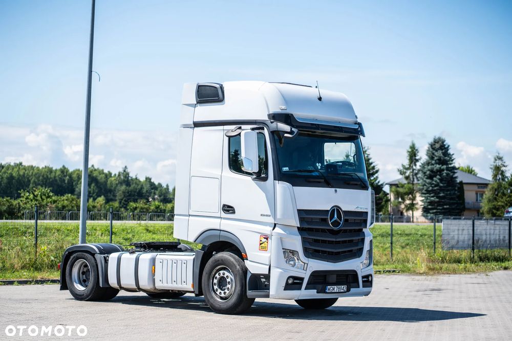 Mercedes-Benz ACTROS - 3