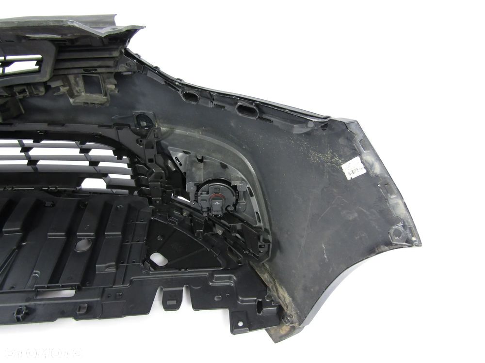 Zderzak przedni Renault Clio 4 16 - 20 Kod lakieru EEC - 20