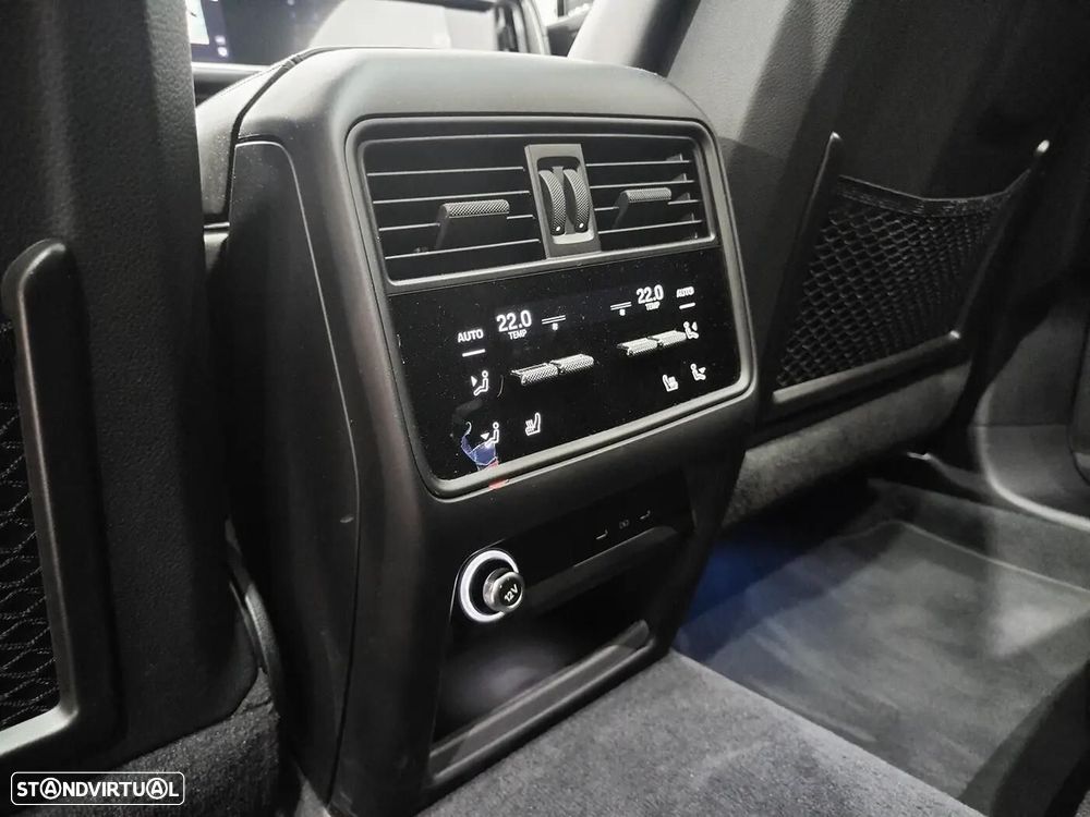 Porsche Cayenne Coupé E-Hybrid - 11