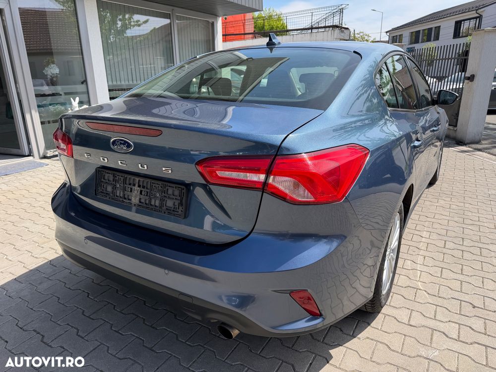 Ford Focus 1.5 TDCi Powershift Titanium - 8