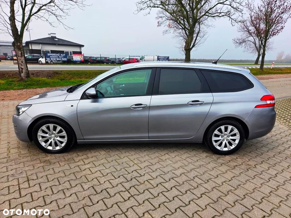 Peugeot 308 1.6 e-HDi Allure S&S - 17