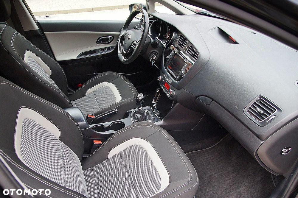 Kia Ceed 1.4 CVVT ISG Dream Team Edition - 19