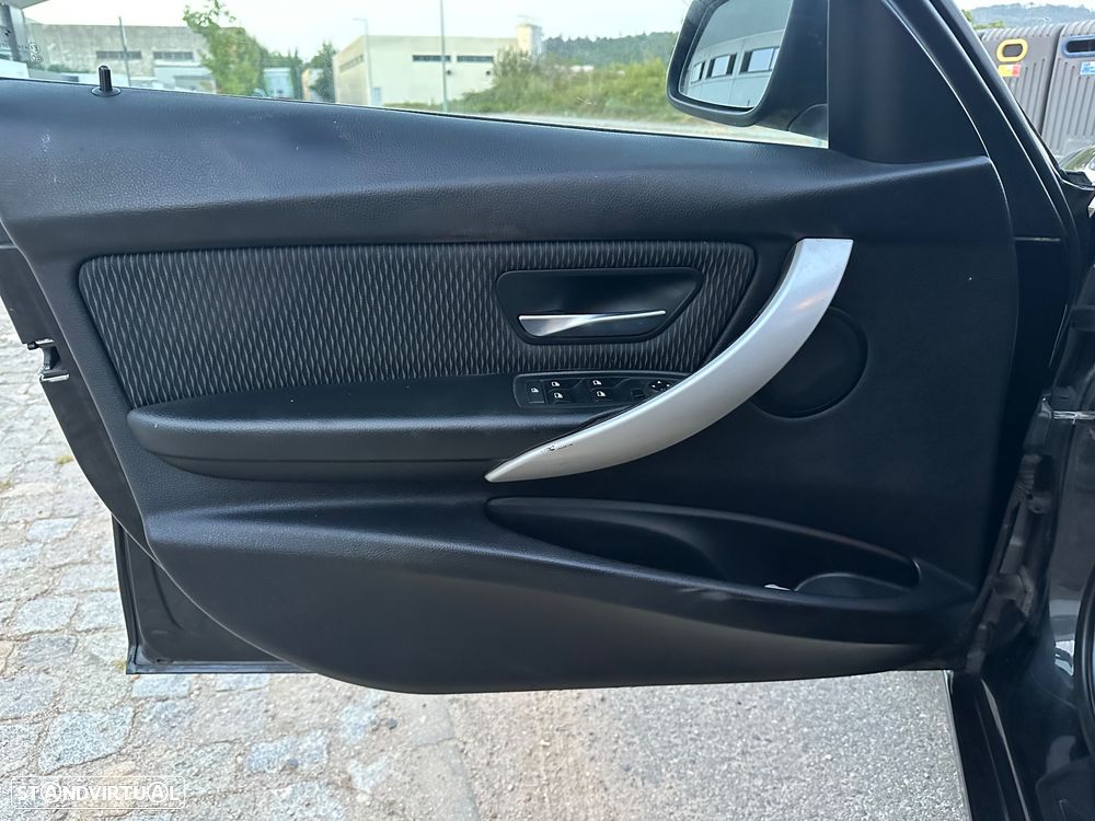 BMW 320 d Sport Line - 10