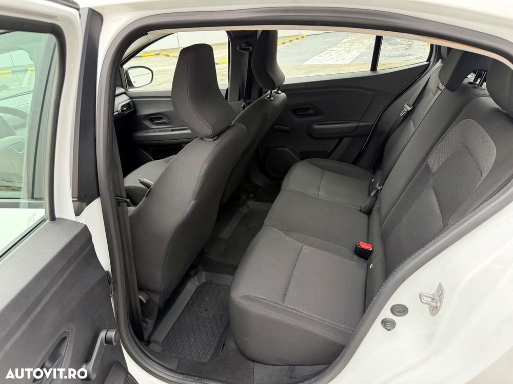 Dacia Logan TCe 90 Essential - 9