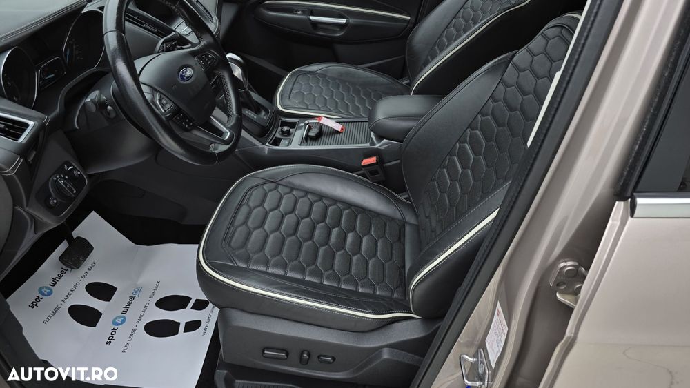 Ford Kuga - 12