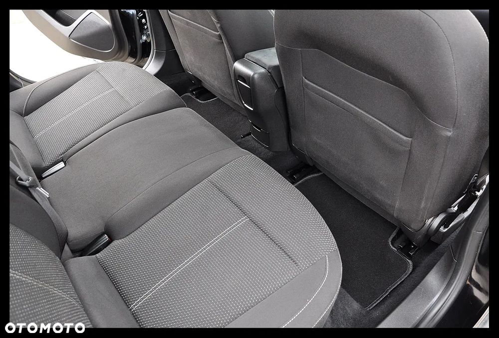 Opel Astra 1.6 Turbo Innovation - 28