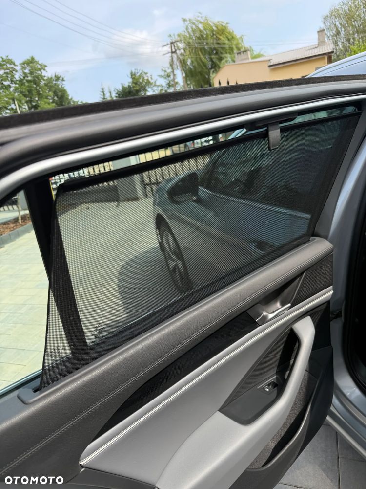 Volkswagen Passat - 16