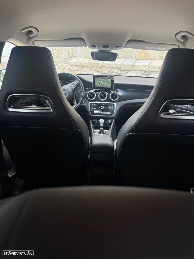Mercedes-Benz CLA 180 d Shooting Brake - 28