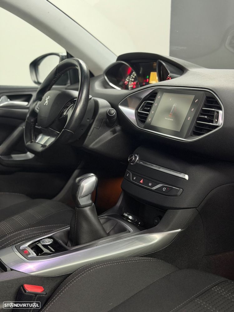Peugeot 308 1.2 PureTech Business Line - 38