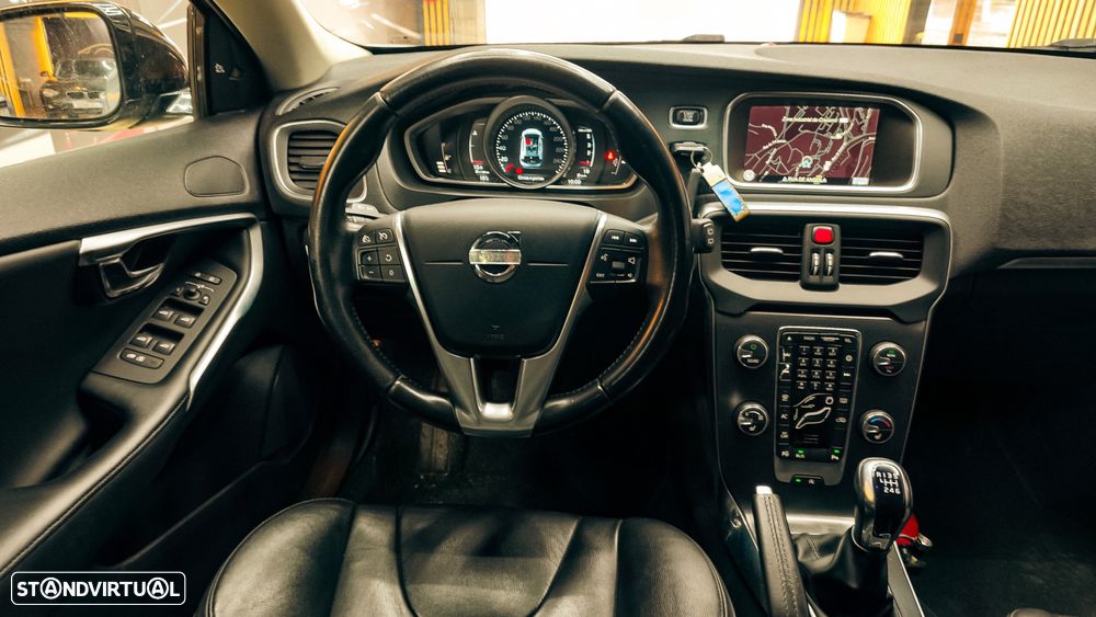 Volvo V40 D2 Summum - 18