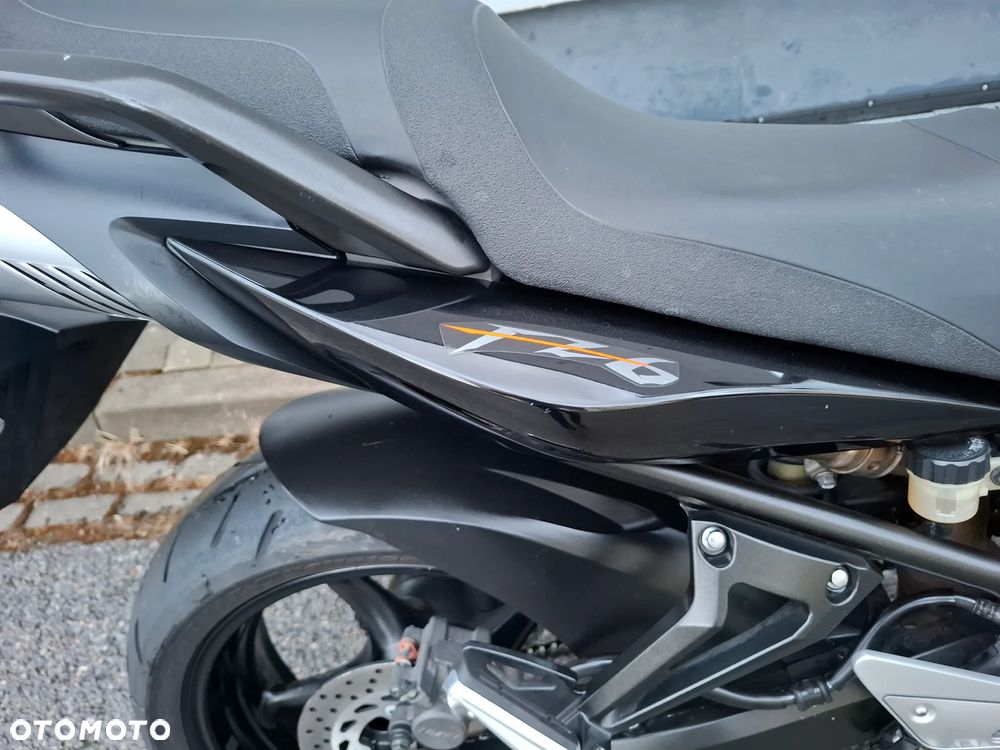 Yamaha FZ6 - 13