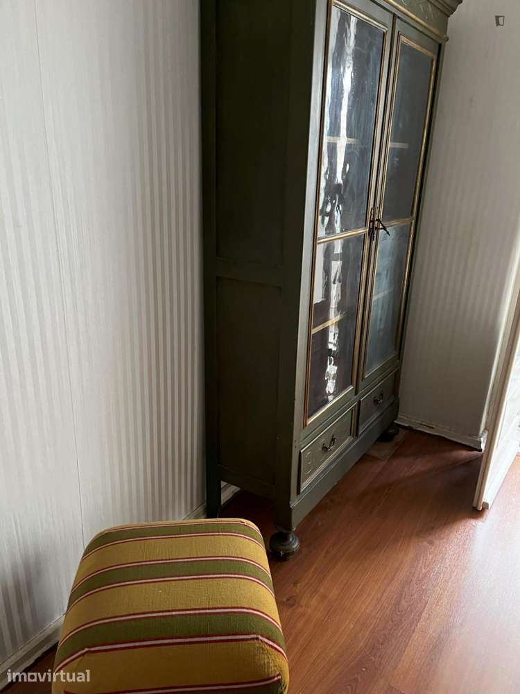 Quarto - localizado em Benfica Lisbon - Grande imagem: 5/13