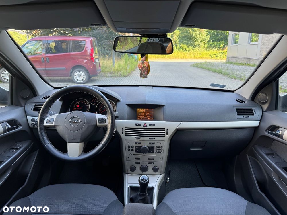 Opel Astra 1.6 Enjoy - 12