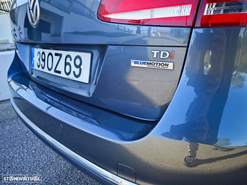 VW Passat Variant 1.6 TDI Confortline Navig - 24