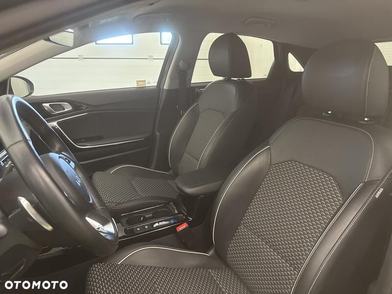 Kia Ceed 1.5 T-GDI Business Line DCT - 12