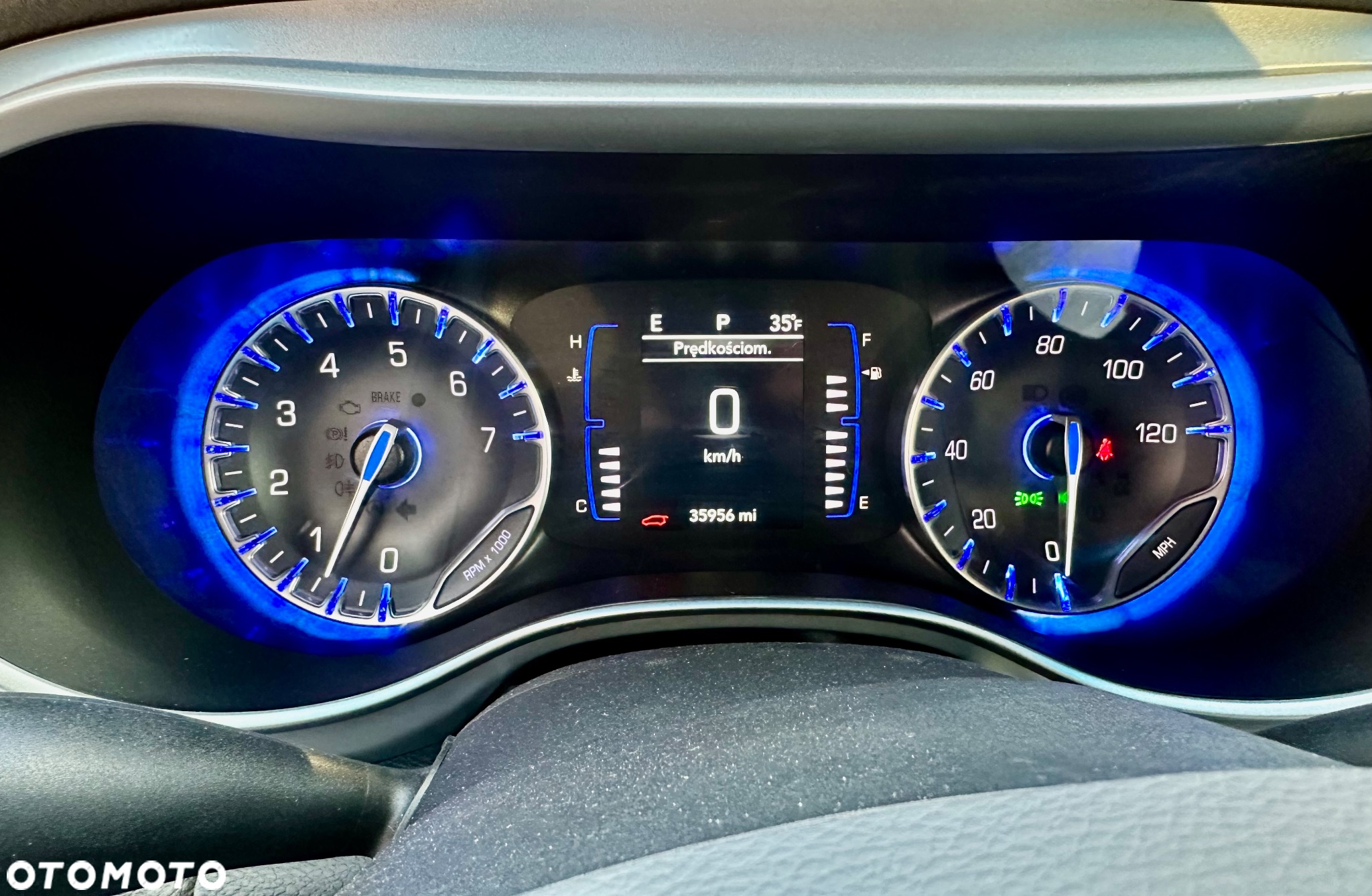 Chrysler Pacifica - 13