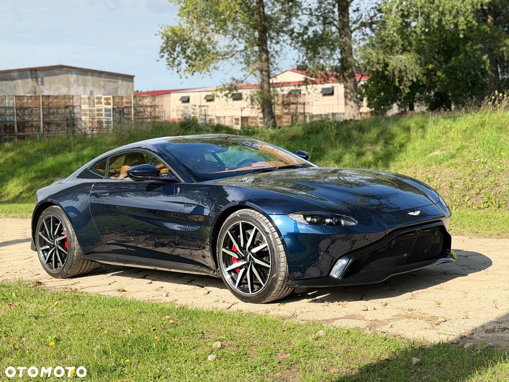 Aston Martin V8 Vantage Standard - 4