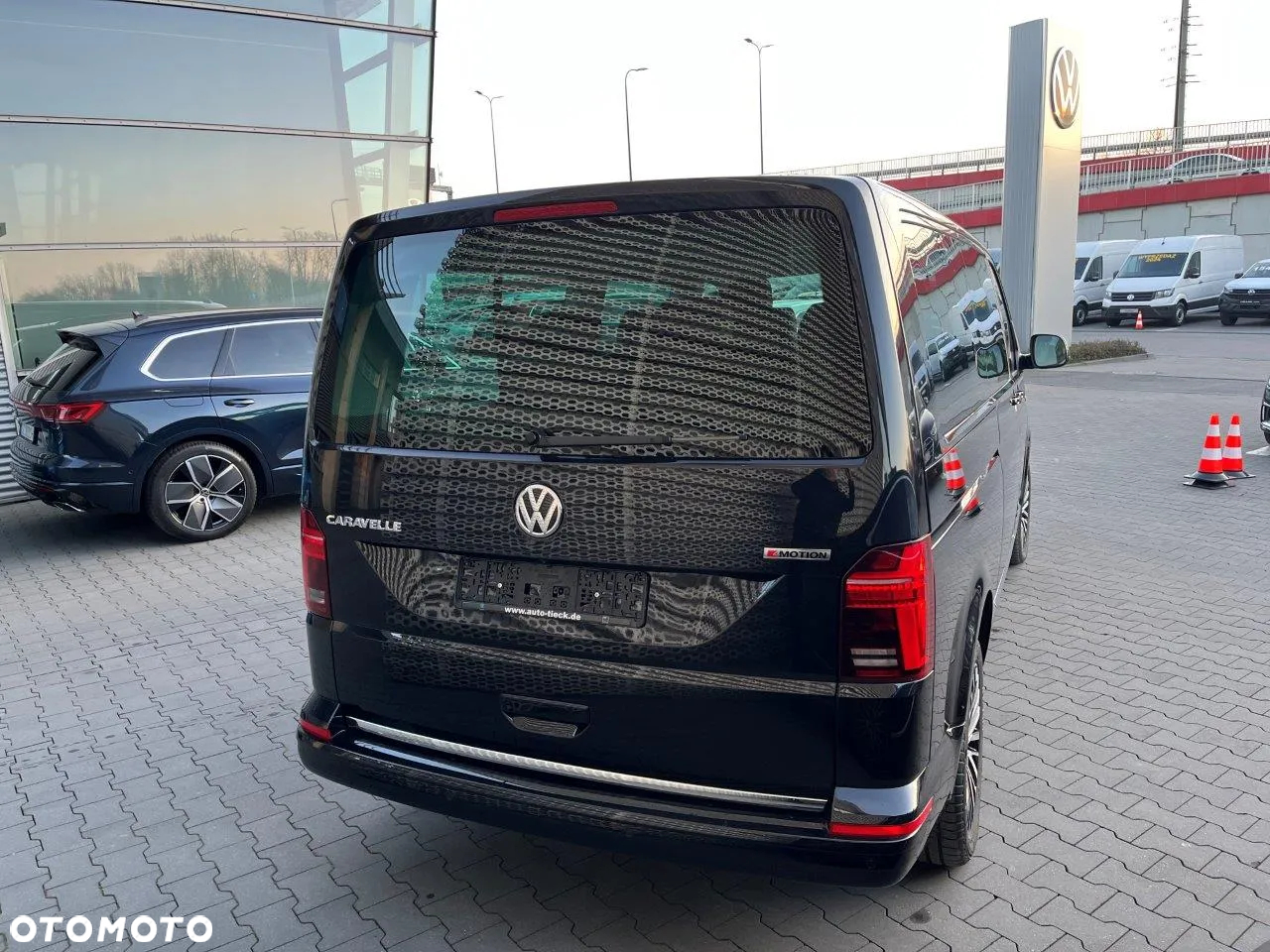 Volkswagen Caravelle - 5
