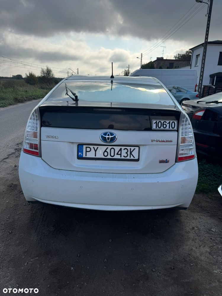 Toyota Prius - 4