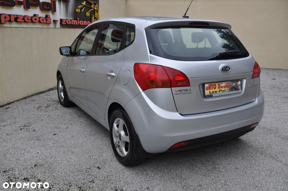 Kia Venga - 11