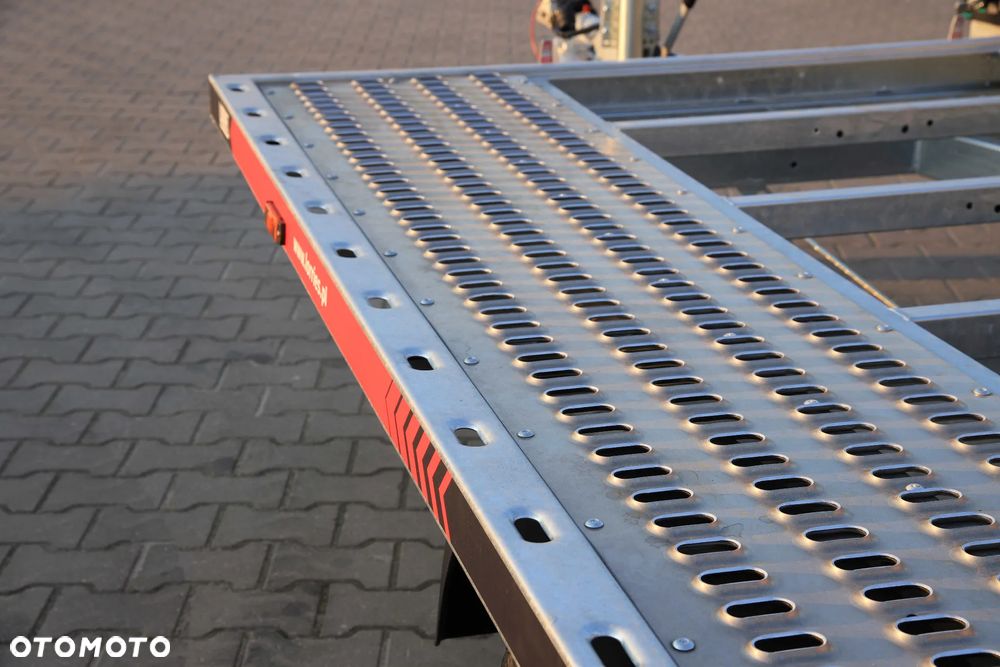 Lorries PLI27-4521 4.5 x 2 Zintegrowane Podjazdy Uchylna Grawitacyjnie DMC 2700KG Full LED - 12