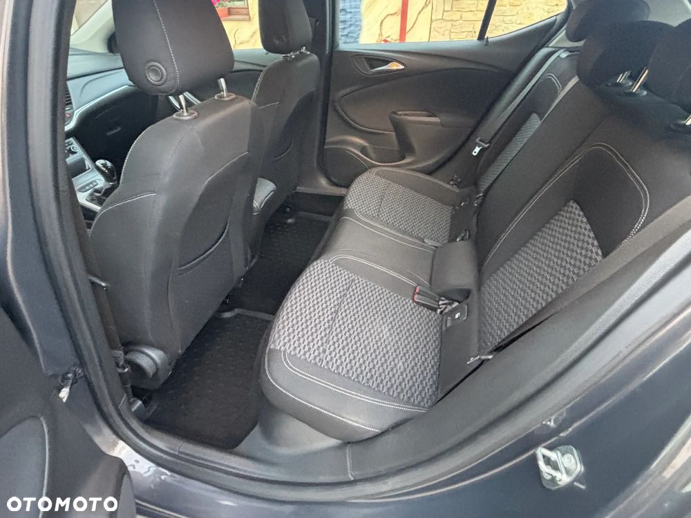 Opel Astra 1.4 Turbo Cosmo - 23