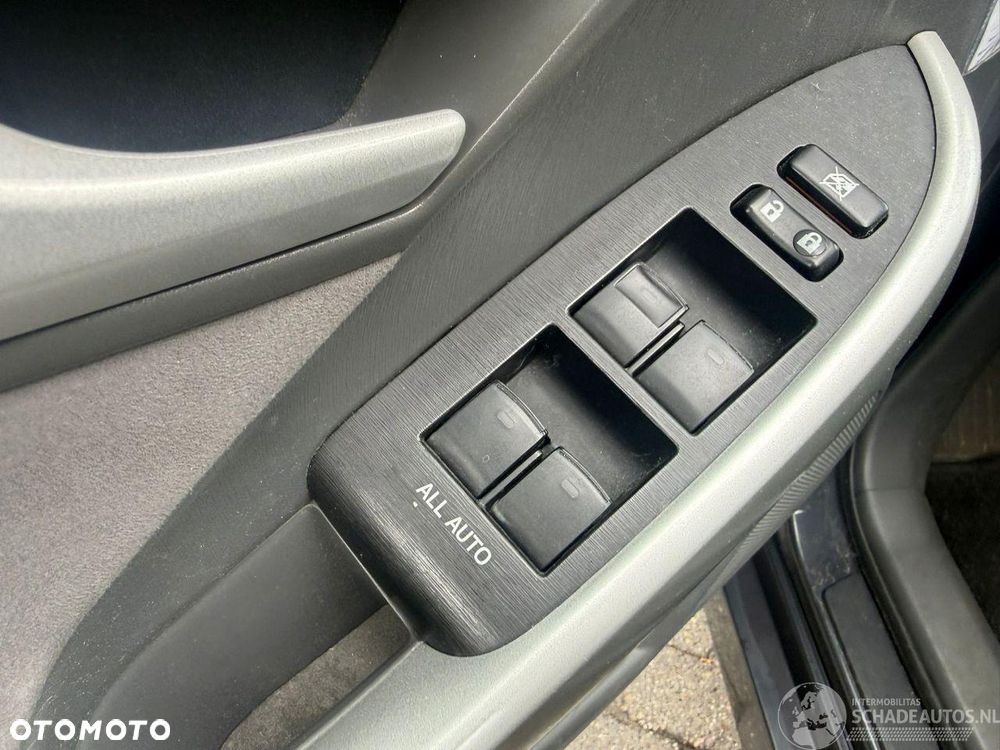 Toyota Prius (Hybrid) Executive - 15