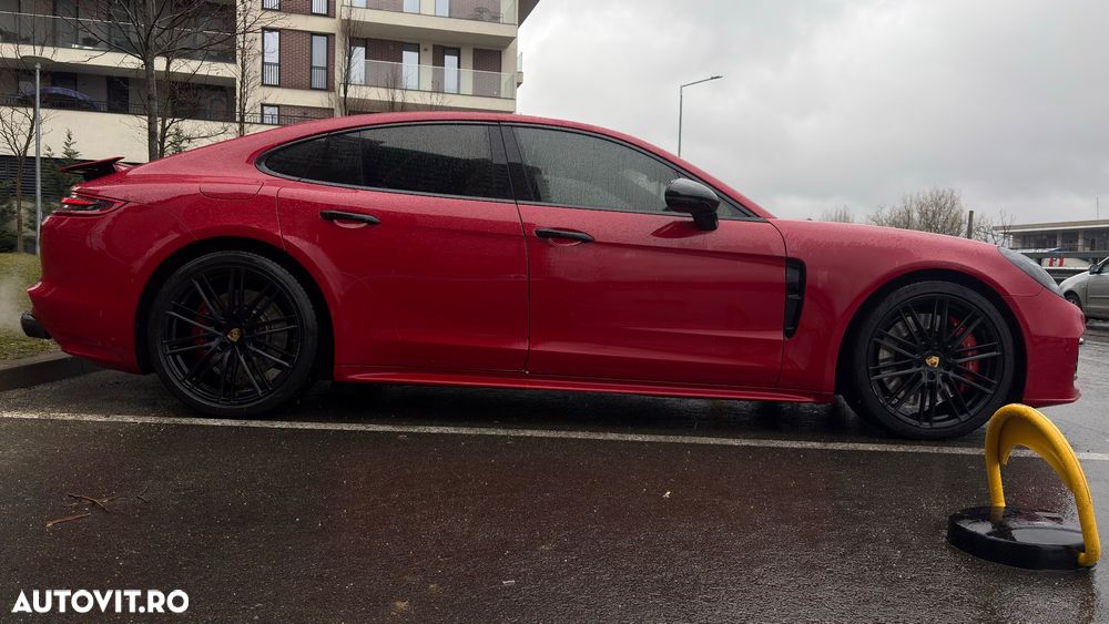 Porsche Panamera - 4