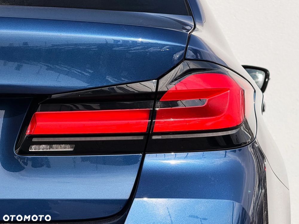 BMW Seria 5 530d xDrive M Sport Edition - 9