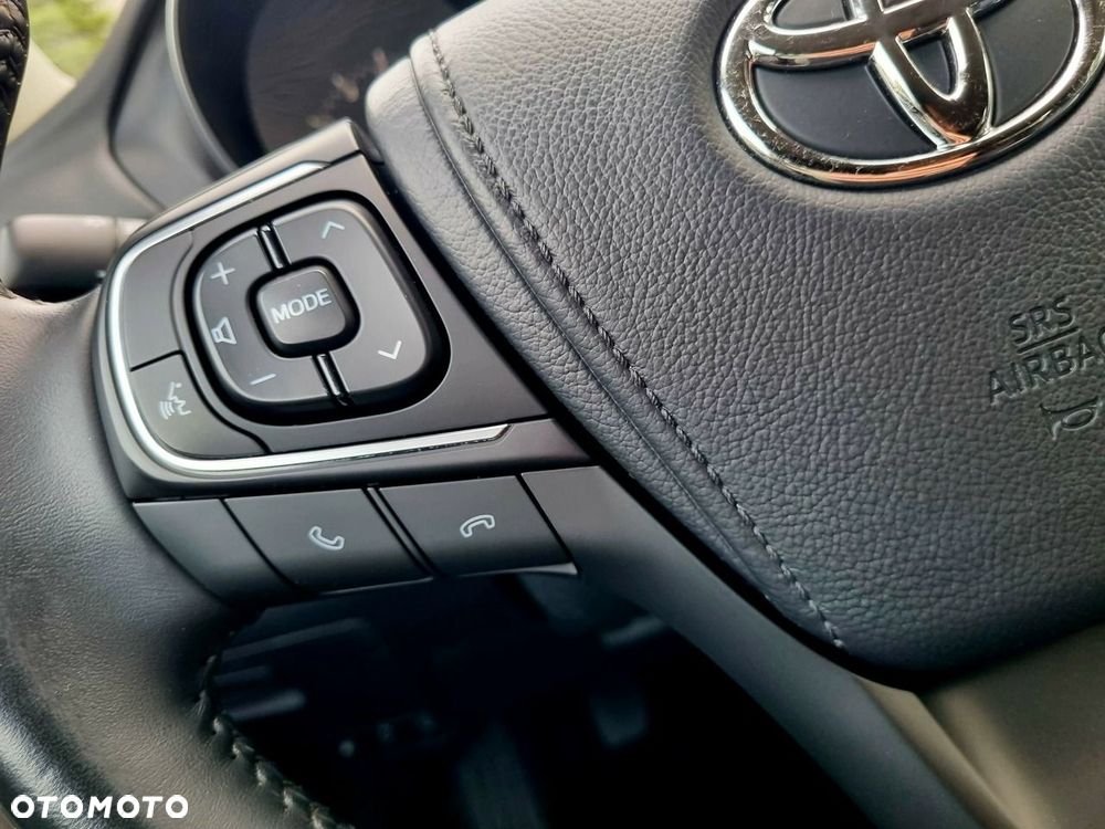 Toyota Avensis 1.8 Premium - 16