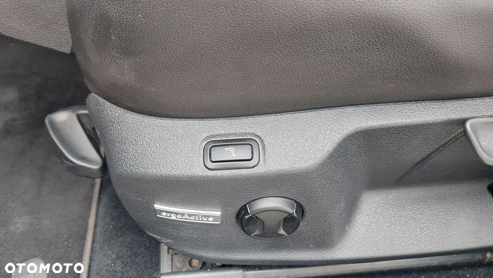 Volkswagen Golf 1.6 TDI BMT Highline - 13