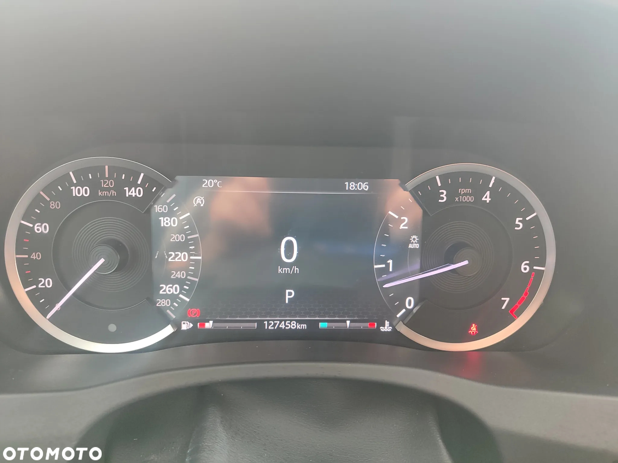 Jaguar XE 2.0 P300 AWD SE - 16