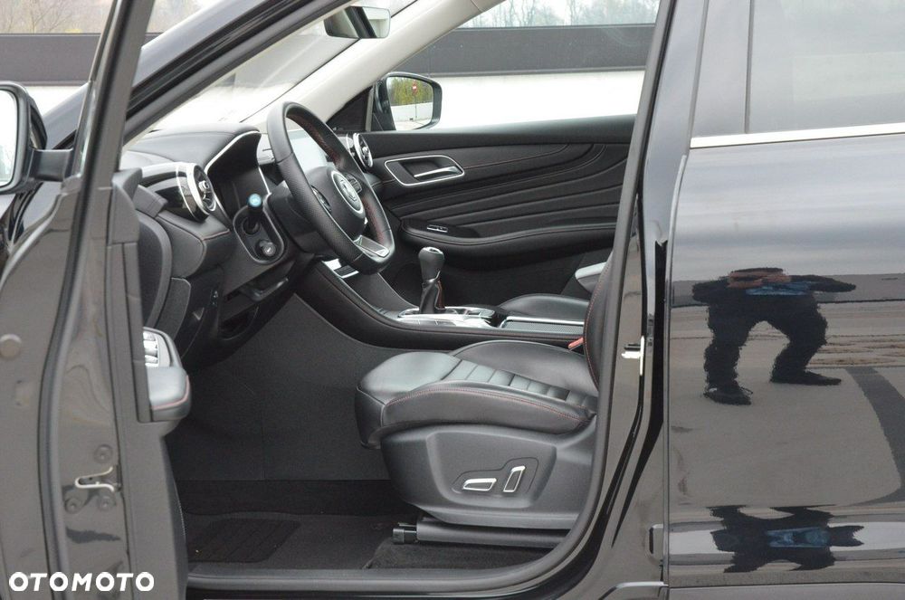 MG HS 1.5T-GDI Luxury - 32