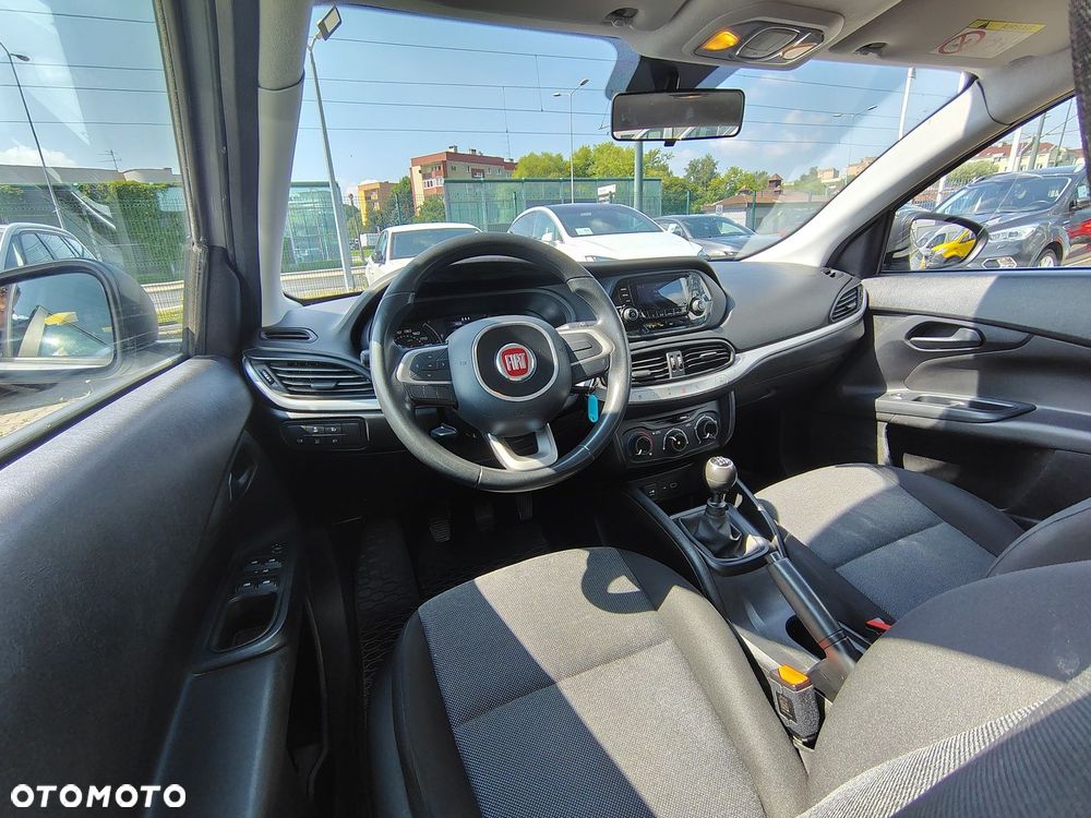 Fiat Tipo - 12