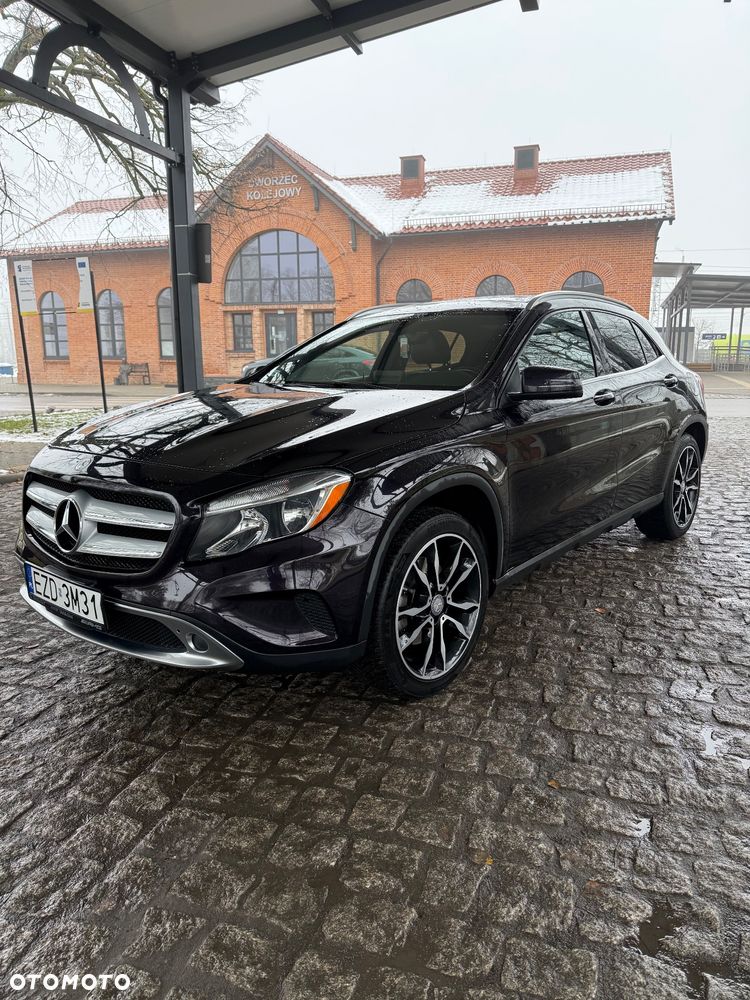 Mercedes-Benz GLA 250 4Matic 7G-DCT - 1