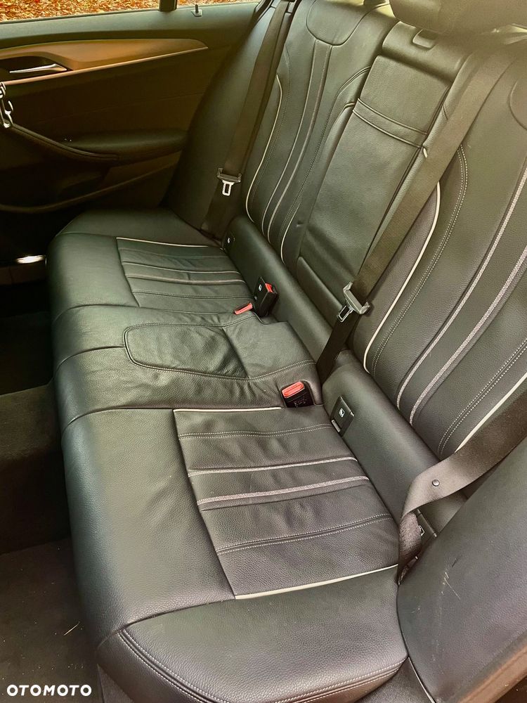 BMW Seria 5 520d M Sport Edition - 9